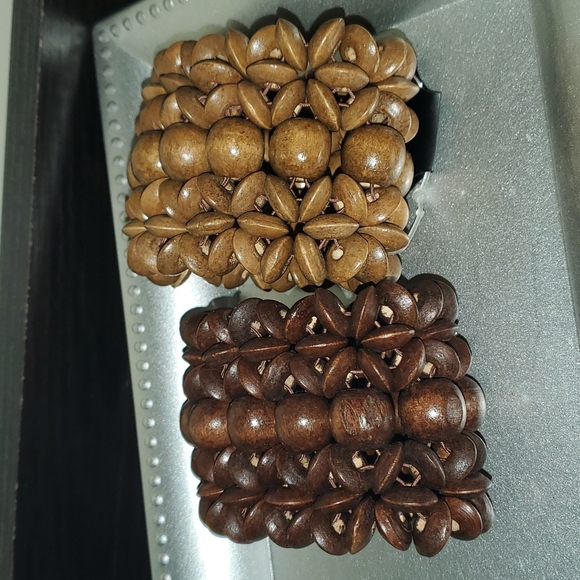 2 Strechy bracelets - Picture 2 of 9